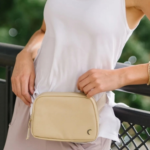 ZYIA Crisp Khaki Crossbody Bag NEW IN BAG - Picture 2 of 4